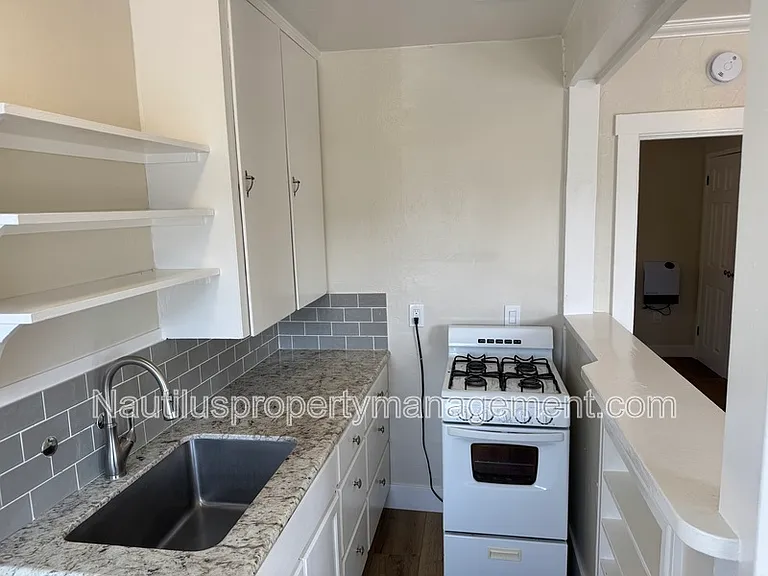 202 Cherry Ave #2 — Photo 4