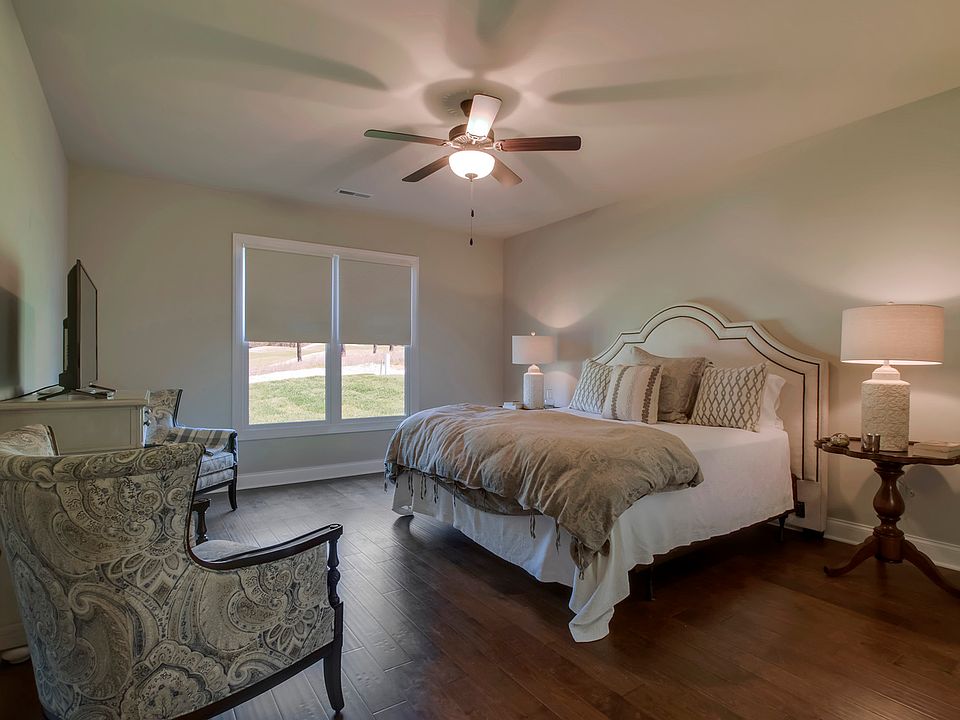 The Pikewood Plan, WindRiver Lakefront & Golf Community, Lenoir City