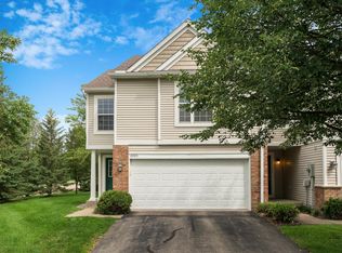 2083 Saint Johns Ct, Woodbury, MN 55129