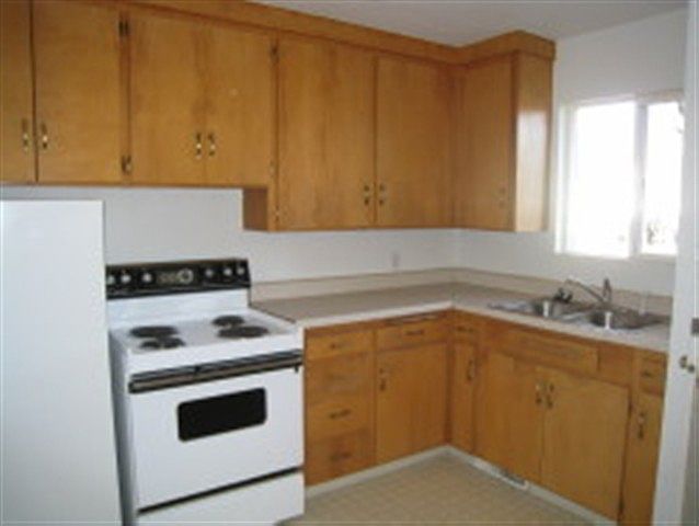 2nd image of 419` E 3rd St