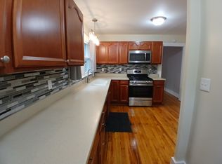 3702 Armstrong Rd, Syracuse, NY 13209