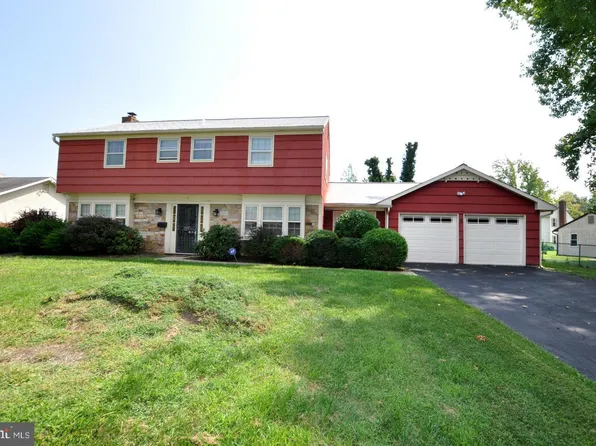 9 Terrell Ln, Willingboro, NJ 08046