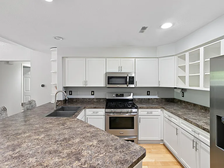 1407 Millbrook Trl — Photo 6