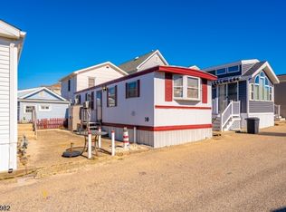 38 E Brighton Ave, Lavallette, NJ 08735