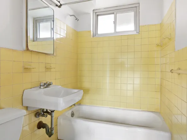 185 Park Row 12E image 7 of 7