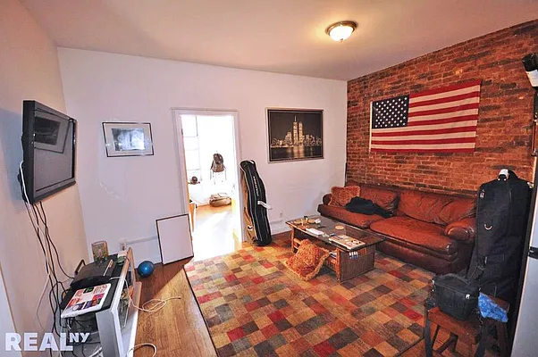 Rented by REAL New York | media 20