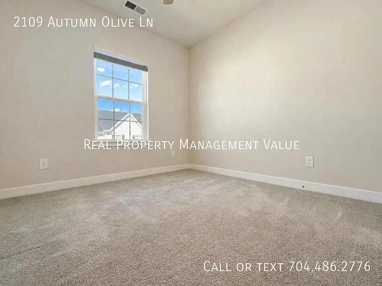2109 Autumn Olive Ln — Photo 14
