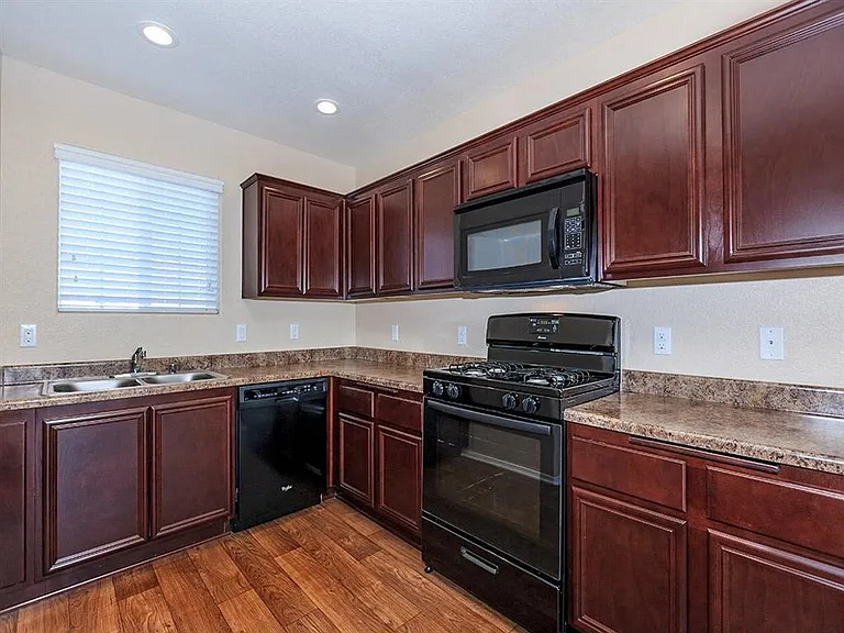 Heritage II Luxury Senior Apts — Photo 16