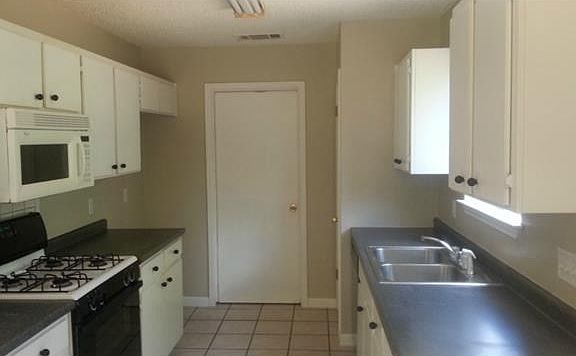 4th image of 202 Fawnfield Dr