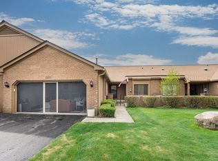 2224 London Bridge Dr, Rochester, MI 48307