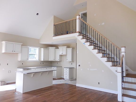 5th image of 158 Butler Dr