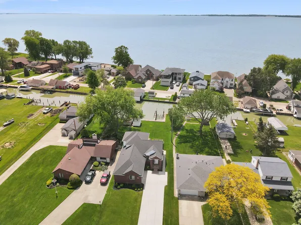 48484 Jefferson Ave, Chesterfield, MI 48047