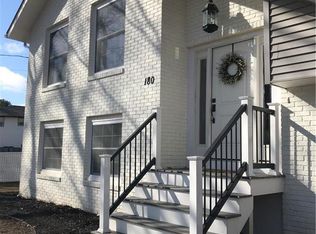 180 Olney Arnold Rd, Cranston, RI 02921