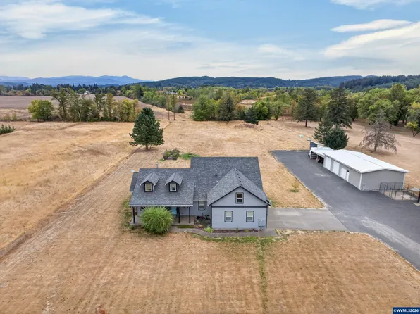 885 Hillview Dr, Lebanon, OR 97355