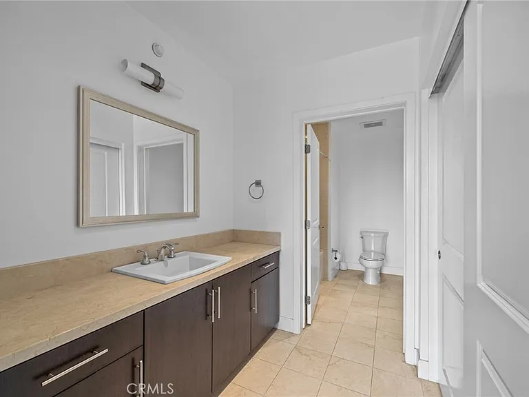 402 Rockefeller #305 — Photo 15