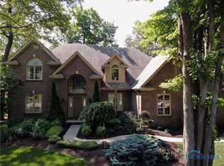 8761 Oak Valley Rd, Holland, OH 43528