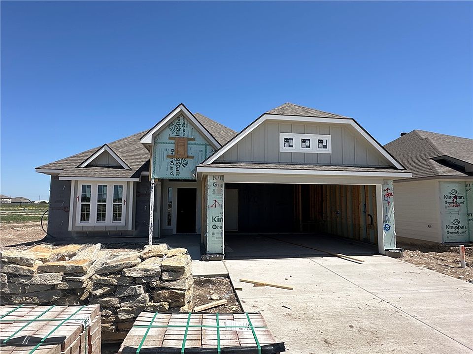 1st image of 4100 Halo St
