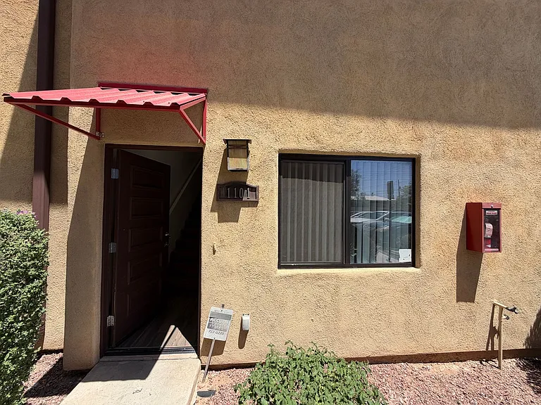 Hedrick1741 — Photo 1
