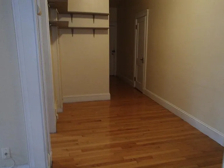 Wendell St — Photo 3