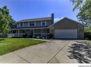 76 Carolina Dr, Chatham, IL 62629