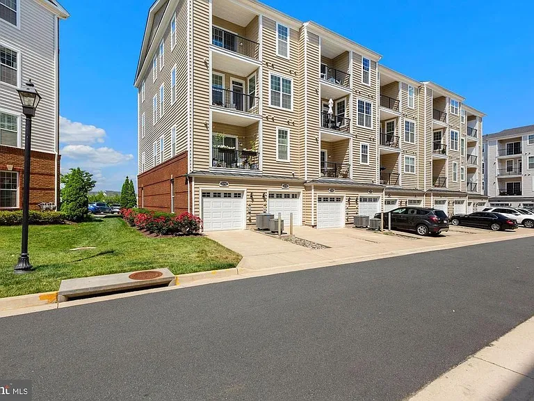 23792 Hopewell Manor Ter — Photo 41