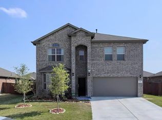 565 Lindisfarne Ln, Saginaw, TX 76131
