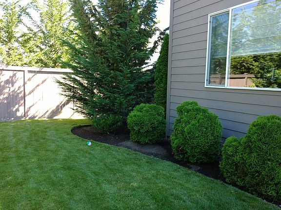 Fully fenced private yard