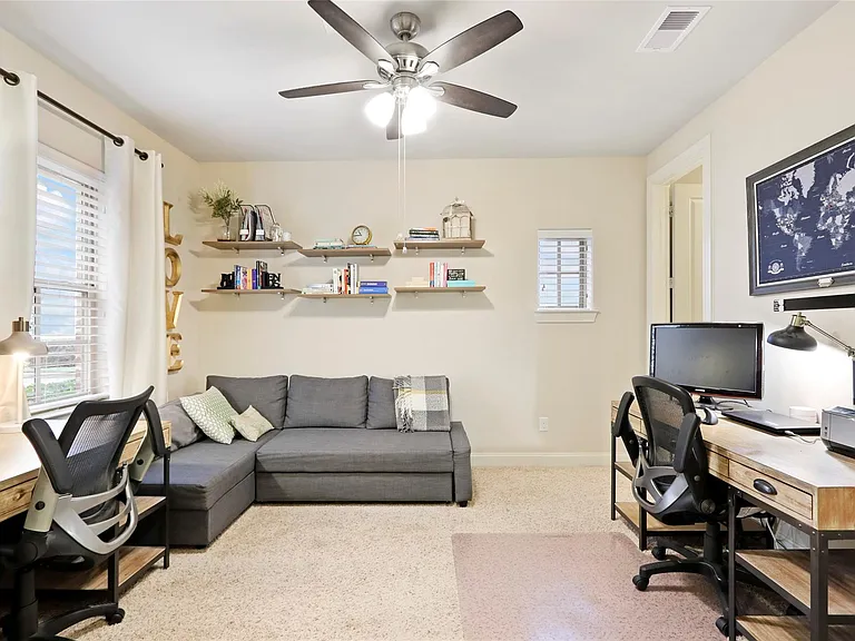 2049 Fannin Sta N — Photo 3