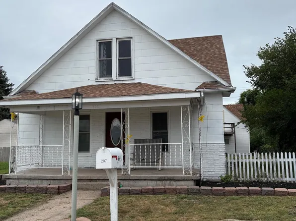 207 E 15th St, Cozad, NE 69130