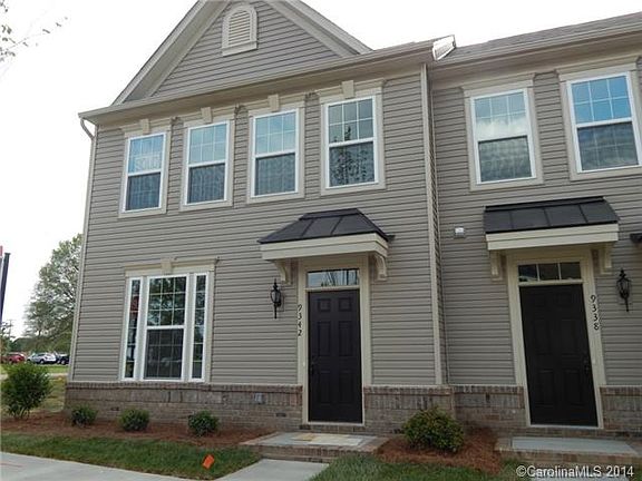 2nd image of 9342 Lenox Pointe Dr