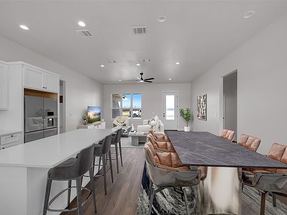 4th image of 209 Avenida Ave