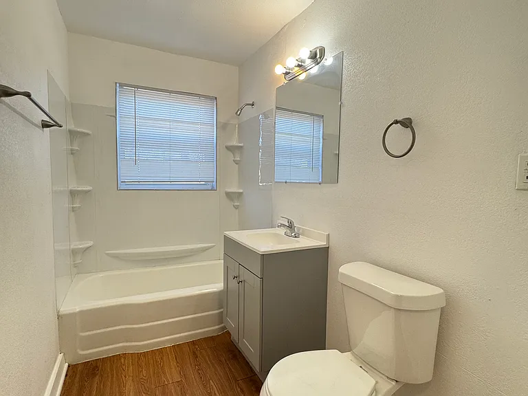 2030 NW 25th St #1 — Photo 14