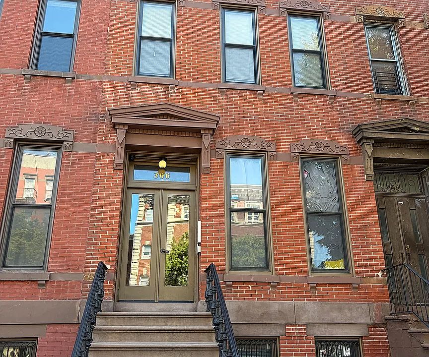 1st image of 306 Alexander Ave APT 2RE