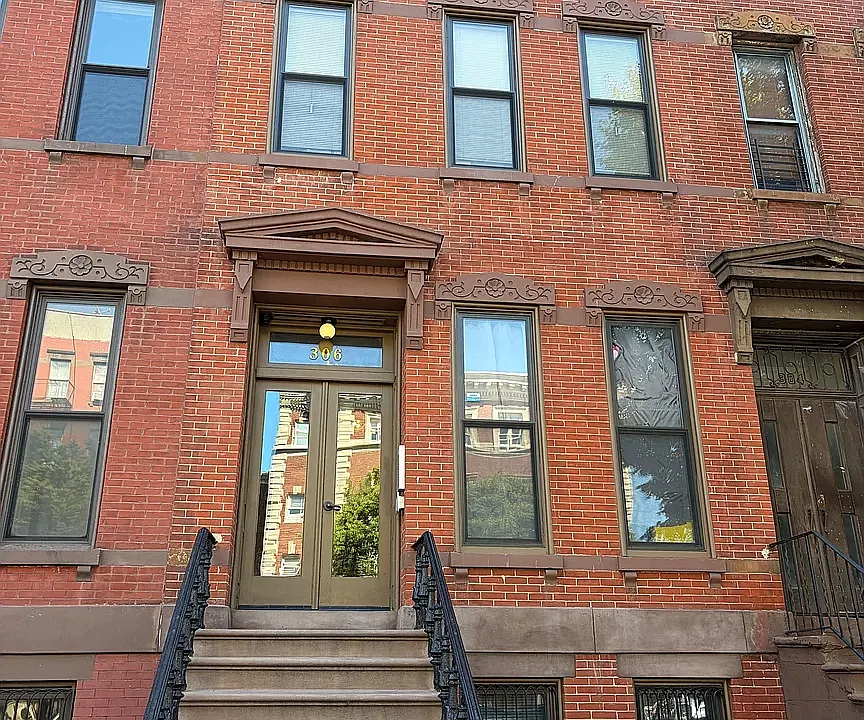 306 Alexander Ave #2RE