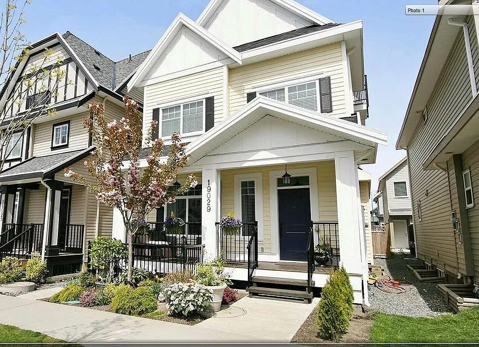 19029 67a Ave