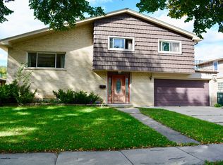 538 W Millers Rd, Des Plaines, IL 60016