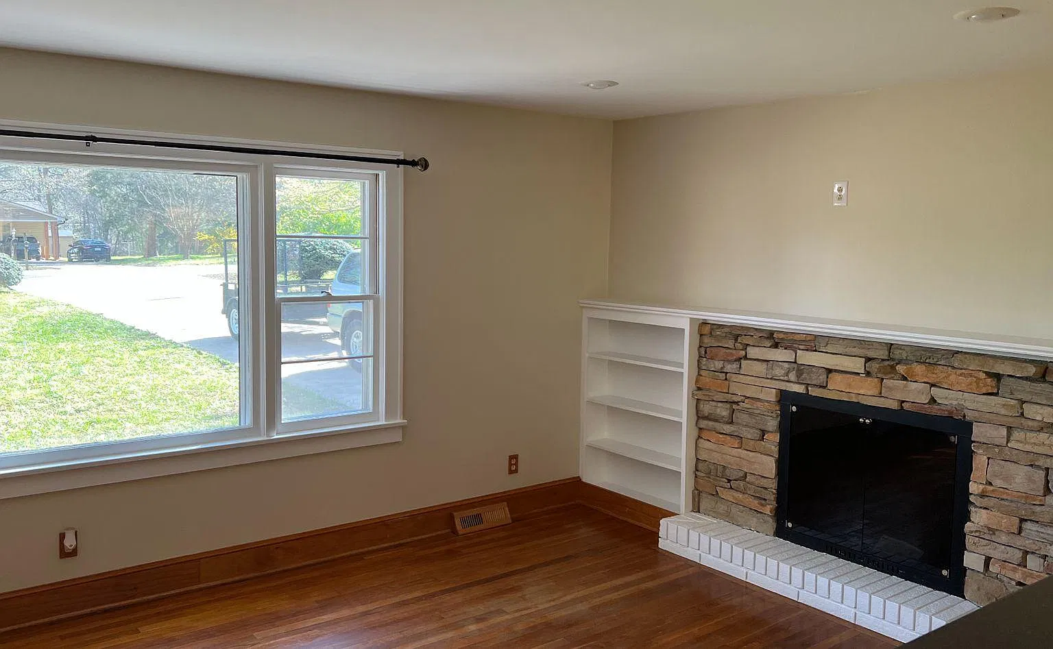 3 bed, 1608 sqft, $1,950 — Photo 4