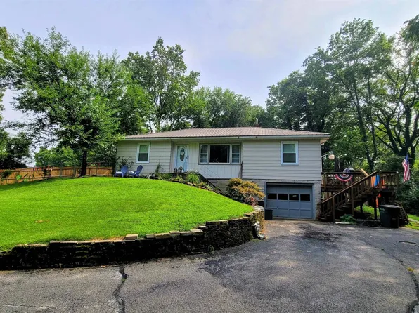 1603 Canbro Dr, Vincennes, IN 47591