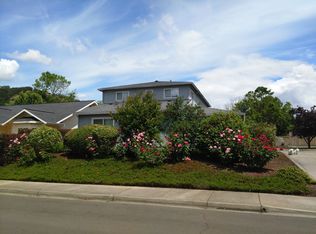 3974 Arrowhead Dr, Medford, OR 97504