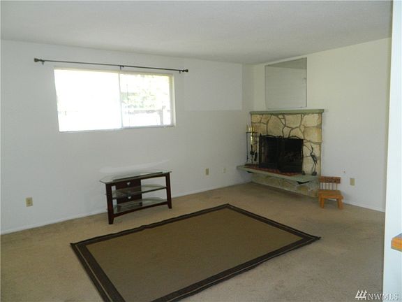 4th image of 4211 N Orchard St