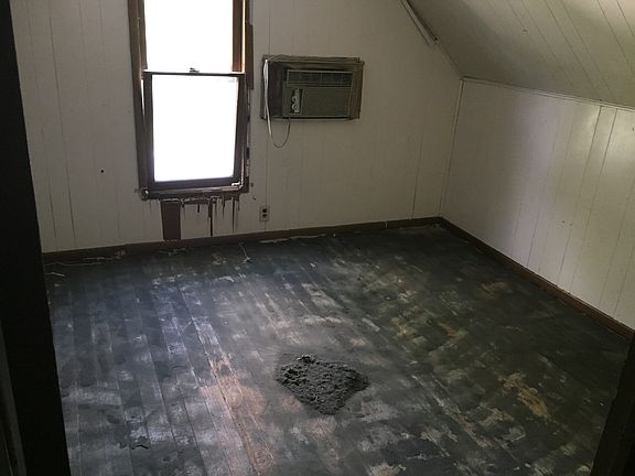 5th image of 8712 N Lorraine St