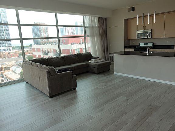 5th image of 1620 S Michigan Ave Unit 805