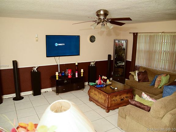 5th image of 1600 NW 10th Ave
