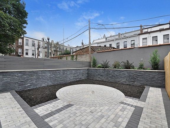 5th image of 278 Hawthorne St #1