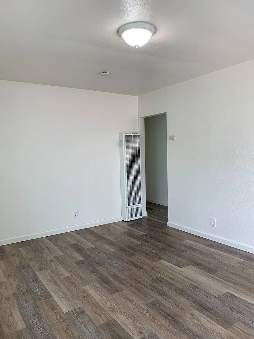 414 Ramona Ave — Photo 4