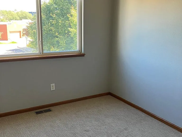 2726 Lear Dr — Photo 25