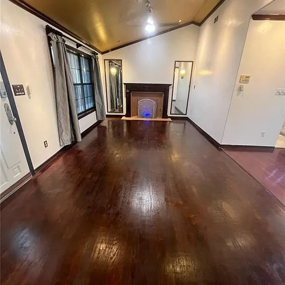 1808 N Broadway St — Photo 3