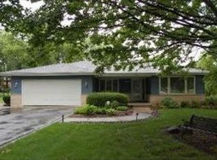 22W180 Woodview Dr, Medinah, IL