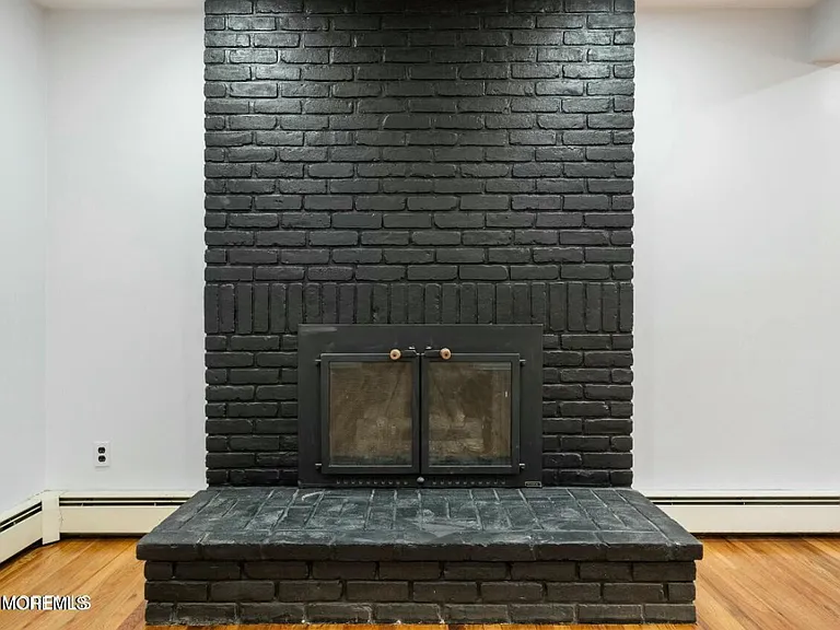 1025 Whittier Ave — Photo 5