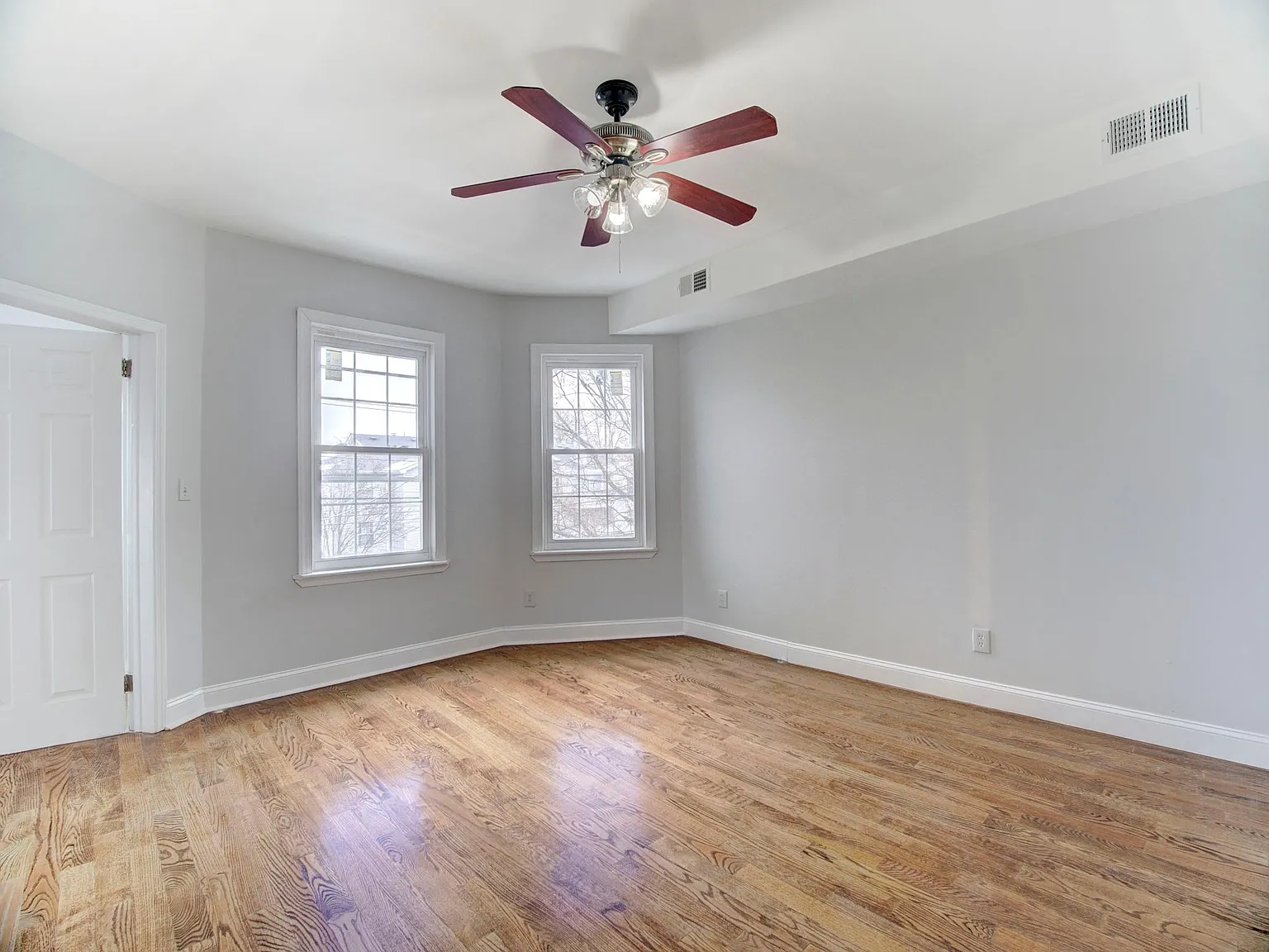 3 bed, $2,150 — Photo 4